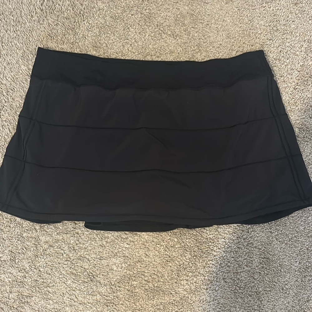 Lululemon pace rival skort